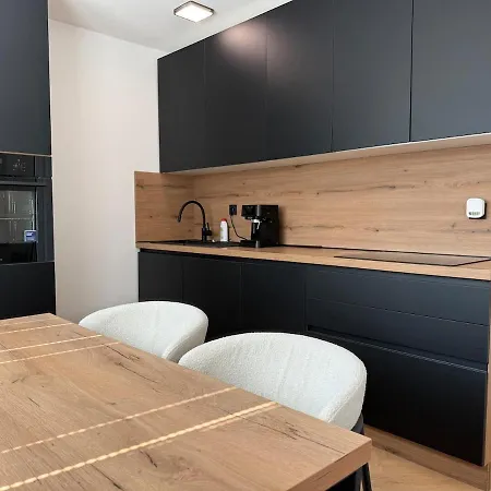 Moderno Stanovanje - *