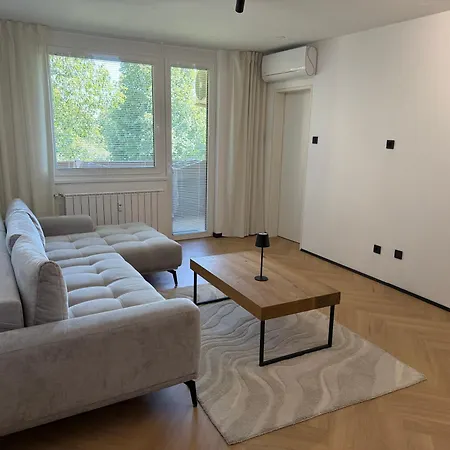 Moderno Stanovanje - 아파트 *