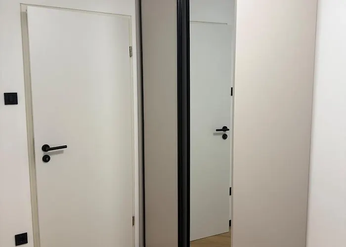 Moderno Stanovanje - *