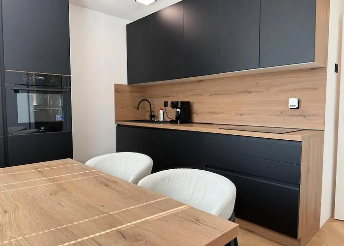 Moderno Stanovanje - *