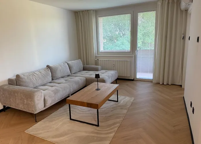 Moderno Stanovanje - *