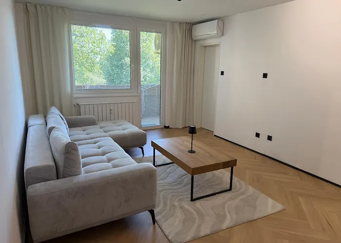 Moderno Stanovanje - 아파트 *