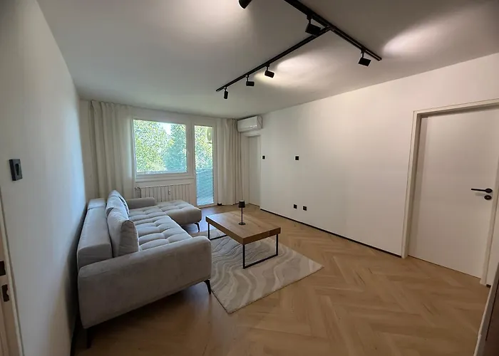 Moderno Stanovanje - * 普图伊